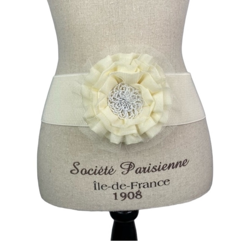 Y2K Cottagecore Boho Chic Cream Beaded Tulle Floral Belt